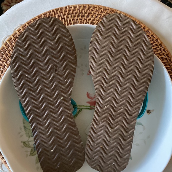 🌻SALE🌻Size 7 vintage flip flops - Picture 2 of 11
